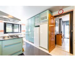 Exclusiva vivienda en El Serrallo con jardín, apartamento independiente y espectaculares vistas