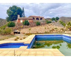 CASA RUSTICA CON VISTAS AL MAR Y PISCINA