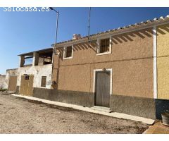ESTUPENDA FINCA EN FONTANARES CON CASA RUSTICA