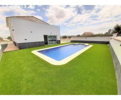 Chalet de grandes dimensiones con Piscina de nueva construcción en el Esparragal