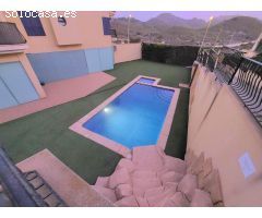 Dúplex con piscina comunitaria, de 2 amplios dormitorios, cochera, terraza y solarium, en Águilas