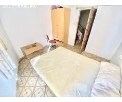 Casa con tres dormitorios en el centro de Lorca, para reformar