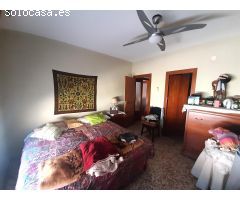 Piso con tres dormitorios en Puerto Lumbreras, de grandes dimensiones