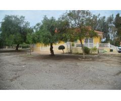 Chalet con cinco dormitorios y Piscina en Puerto Lumbreras