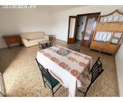 Piso en primera línea de 4 dormitorios con garaje, vistas a la Colonia, Águilas