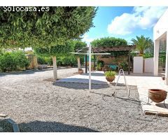 Chalet con ocho dormitorios en Las Alamedas, en parcela de 2.300m2