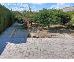 Chalet con ocho dormitorios en Las Alamedas, en parcela de 2.300m2