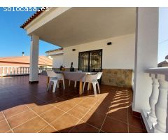 Chalet de 5 dormitorios con vistas en Calarreona