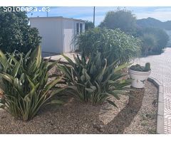 Chalet con cuatro dormitorios y garaje en el Esparragal