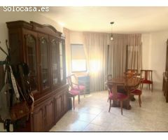 Casa con tres dormitorios y terraza en Puerto Lumbreras, de grandes dimensiones