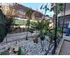 Bajo de 3 dormitorios y amplio patio en Calabardina, Águilas