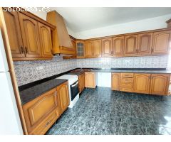 Casa con seis dormitorios y garaje en zona de  Tercia