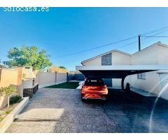 Chalet con tres dormitorios en zona de El Campillo