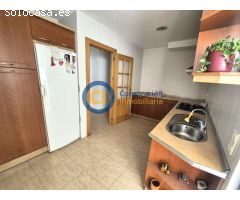 Piso con tres dormitorios y garaje en San José seminuevo