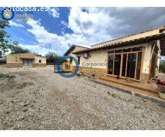Chalet con tres dormitorios y piscina en el Campillo