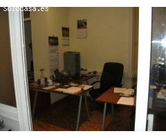Local Comercial en Venta en Cornella de Llobregat, Barcelona