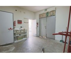 local comercial con gran escaparate 