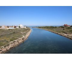 Parcela de 1.041 m² en primera línea del Canal de Veneziola en La Manga