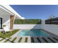  ?Chalet adosado con piscina privada en Roda Golf, Los Alcázares 