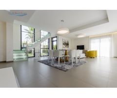 VILLAS DE OBRA NUEVA A 250 m DE LA PLAYA EN CAMPOAMOR