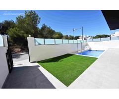 ADOSADOS DE OBRA NUEVA EN ORIHUELA COSTA