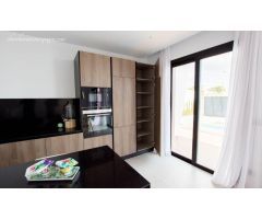 VILLA EN URBANIZACION DE ALTO STANDING