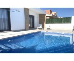 VILLAS PAREADAS DE OBRA NUEVA EN ROLDAN