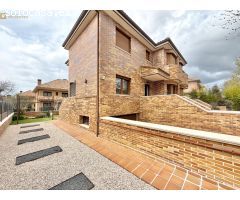 Chalet Pareado en Venta en Villaviciosa de Odón