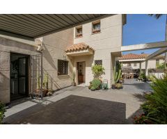 EN VENTA Vivienda unifamiliar pareada en San García, Jardines del Golf