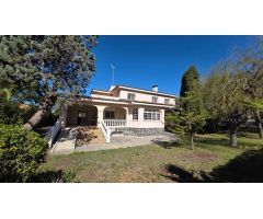 Chalet en Venta en LEliana, Valencia