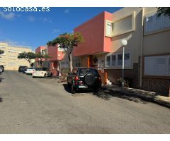 espaciosa casa adosada se encuentra en San Fernando