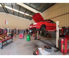 Taller automovil y parcela muy bien ubicados en la zona industrial de lHospitalet de lInfant