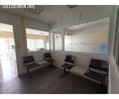 Taller automovil y parcela muy bien ubicados en la zona industrial de lHospitalet de lInfant