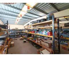 Taller automovil y parcela muy bien ubicados en la zona industrial de lHospitalet de lInfant