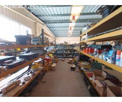 Taller automovil y parcela muy bien ubicados en la zona industrial de lHospitalet de lInfant