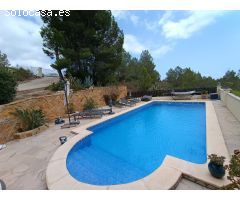 Encantadora casa de estilo español, con jardín y piscina en St Jordi dAlfama