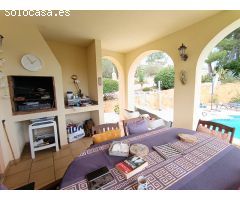 Encantadora casa de estilo español, con jardín y piscina en St Jordi dAlfama
