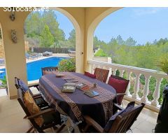 Encantadora casa de estilo español, con jardín y piscina en St Jordi dAlfama