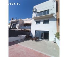 Casa de obra nueva a 400 m de la playa en el centro de LAmetlla de Mar