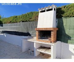 Bnita casa típica española, amplia, en planta baja con jardín y piscina, con HUTTE