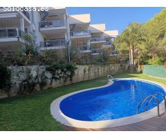 Bonito piso con entorno natural y acceso directo a la playa y a la piscina, con HUTTE
