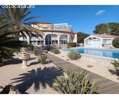 Exclusivo chalet con piscina y tecnología de vanguardia en Las Tres Calas – A 4 km de la Playa