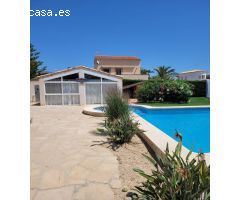 Exclusivo chalet con piscina y tecnología de vanguardia en Las Tres Calas – A 4 km de la Playa