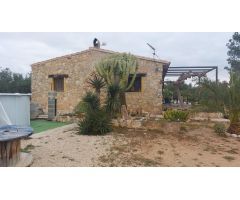 **¡Tu Refugio en la Costa Dorada te Espera!**