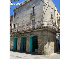 Auténtica casa de pescadores con 2 apartamentos y un local en el centro de LAmetlla