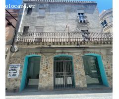 Auténtica casa de pescadores con 2 apartamentos y un local en el centro de LAmetlla