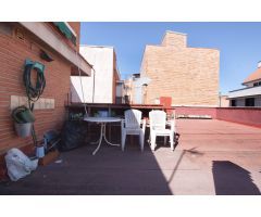 ÁTICO DE TRES HABITACIONES, CON DOS BAÑOS Y TERRAZA DE 80 M2