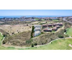 Espectacular apartamento contemporáneo con 2 habitaciones y 2 baños en primerísima linea de golf