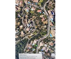 Fantástica parcela urbanizable en Elviria con un espectacular proyecto contemporáneo y licencia