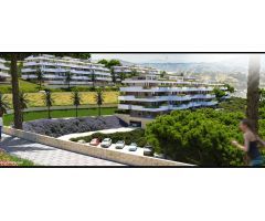 Precioso apartamento de lujo con un diseño contemporáneo con un horizonte de mar y montaña.